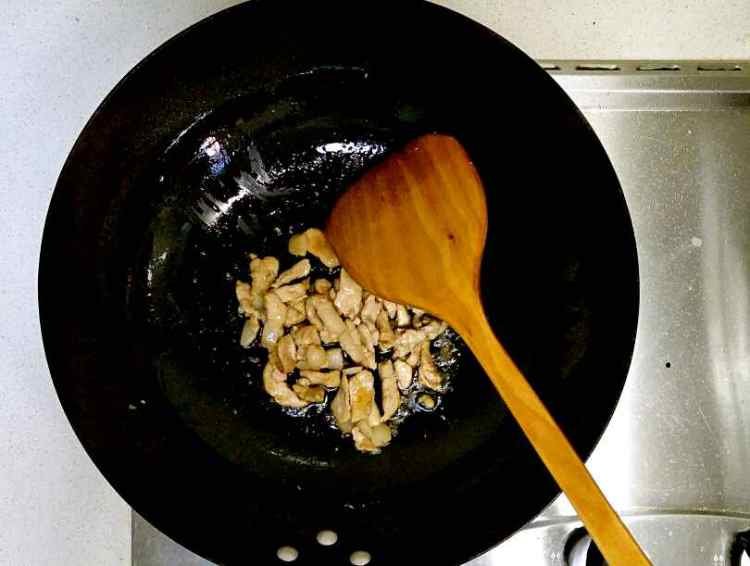 双椒炒土豆片步骤5