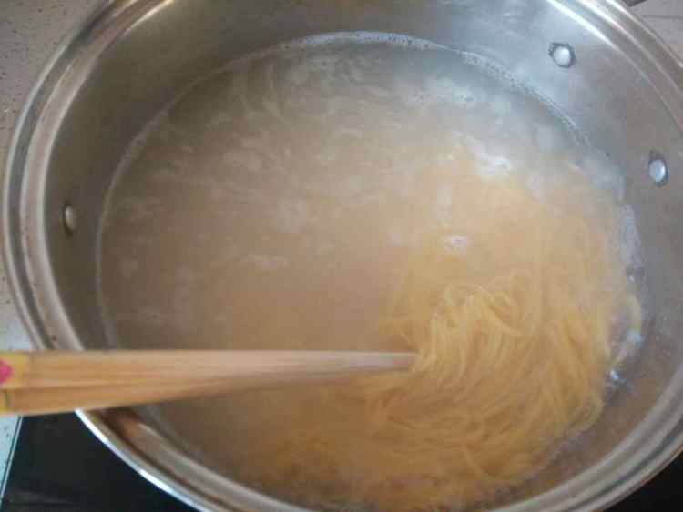 茄子肉丁黄面条步骤10