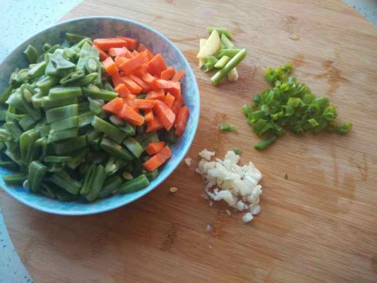 荞麦豆角面步骤2