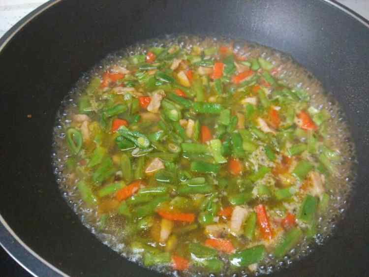 荞麦豆角面步骤7