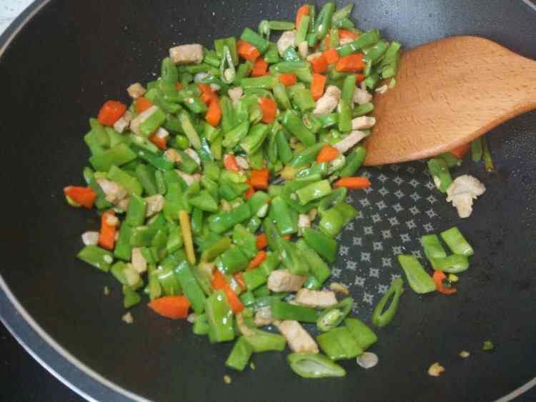 荞麦豆角面步骤6