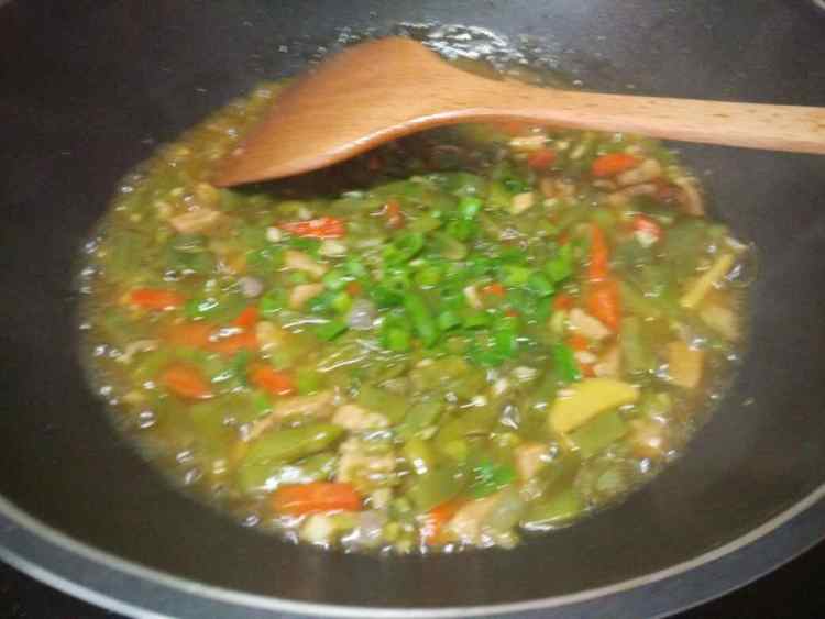 荞麦豆角面步骤8