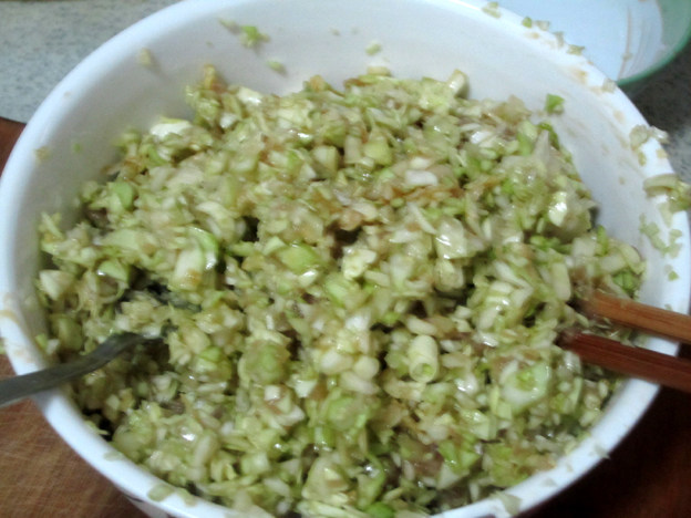 圆白菜肉沫烫面馅饼#步骤5