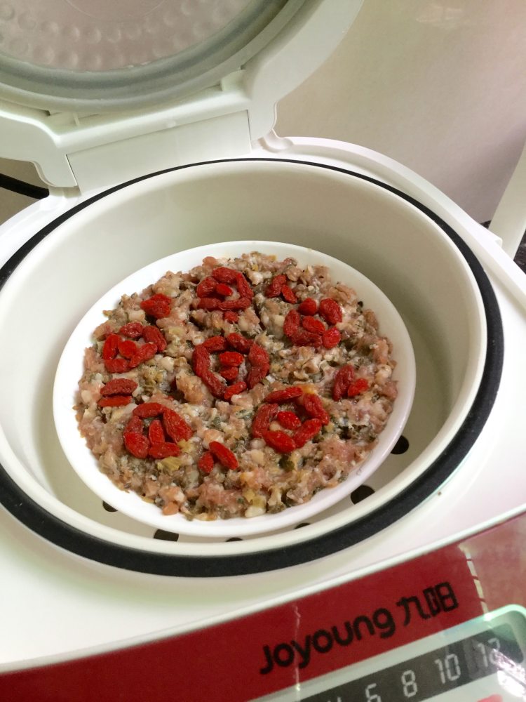 蒸梅菜肉饼步骤6