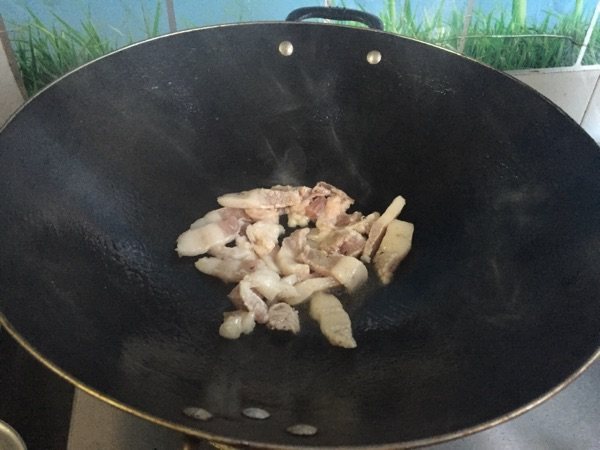 油豆腐炒肉片步骤3
