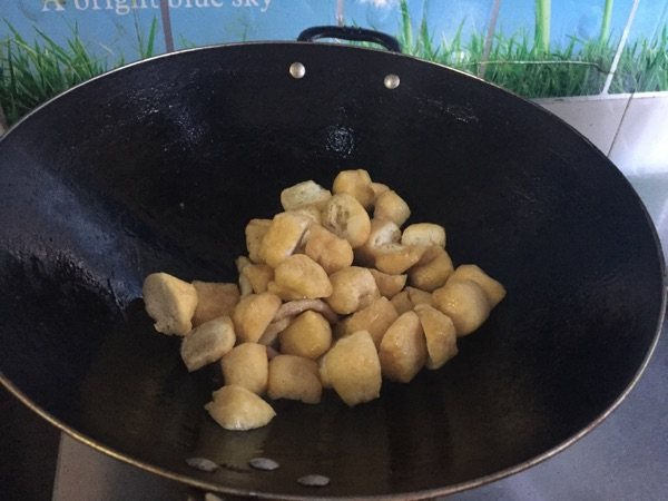 油豆腐炒肉片步骤4