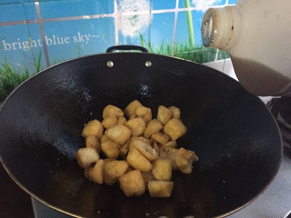 油豆腐炒肉片步骤6
