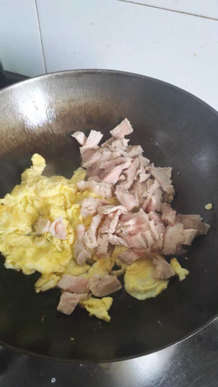 鸡蛋炒肉片步骤5