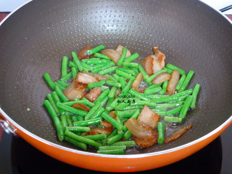 豆角炒肉片步骤7