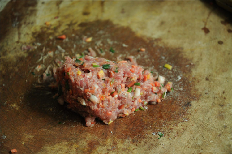 鸡蛋肉饺#新鲜从这里步骤1