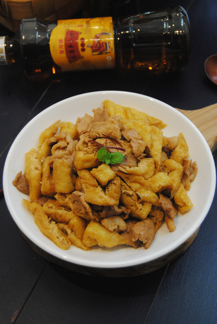 豆腐泡炒肉片步骤8