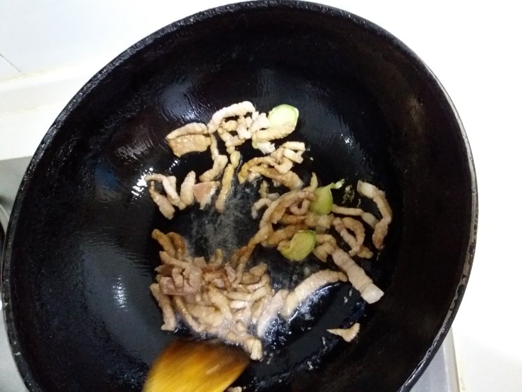 韭菜豆芽炒合菜步骤5