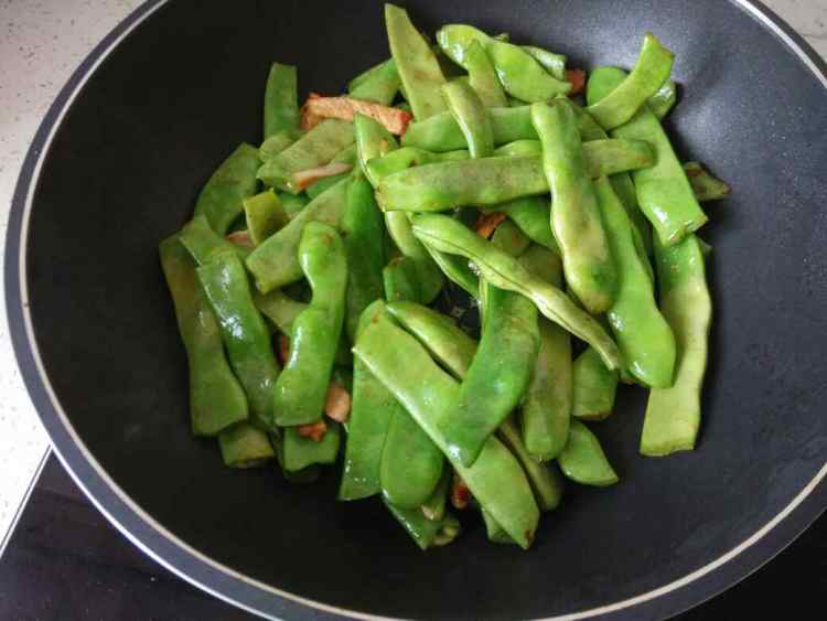 炖豆角步骤4