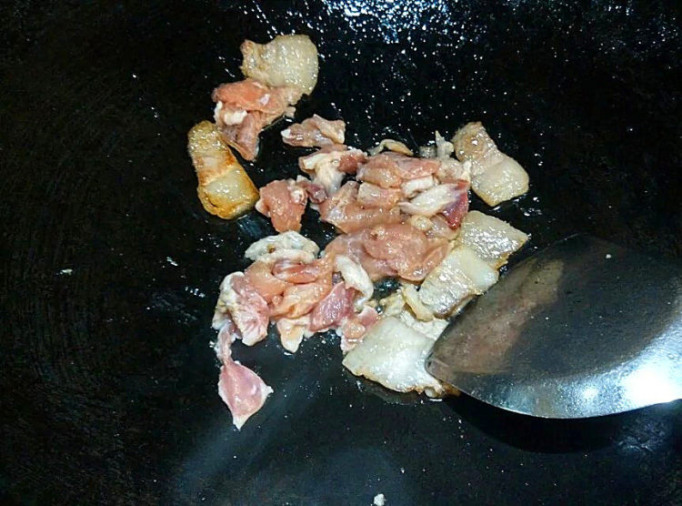 肉糕瘦肉炒甜豆步骤3
