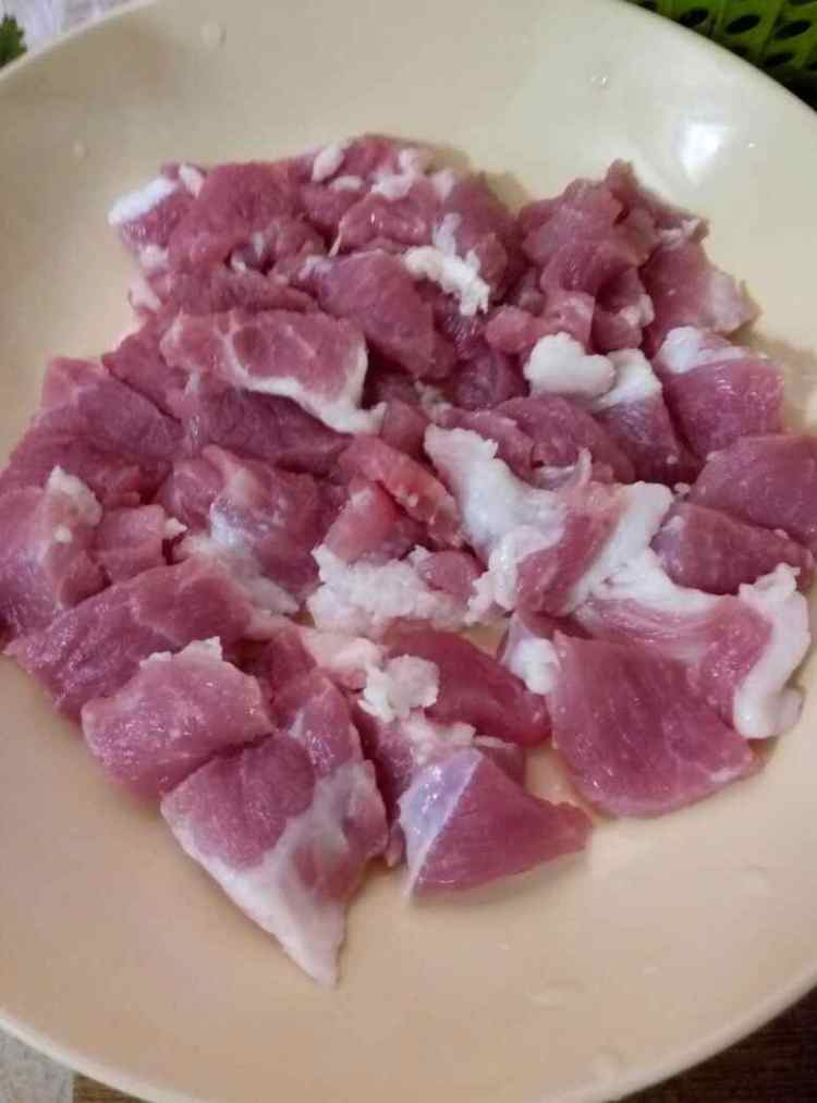 青红椒炒猪肉步骤3