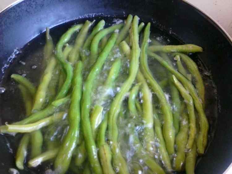 肉沫煸豆角步骤2
