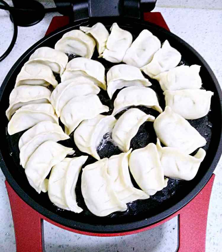 煎饺子（电饼铛）步骤6