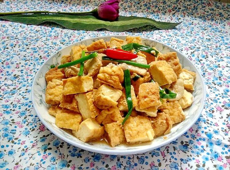 肉焖豆腐步骤7