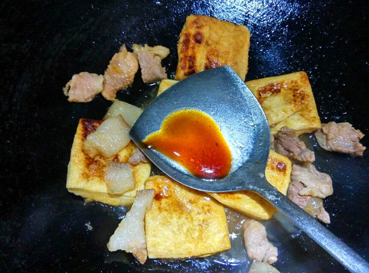 里脊肉焖茂名豆腐步骤7