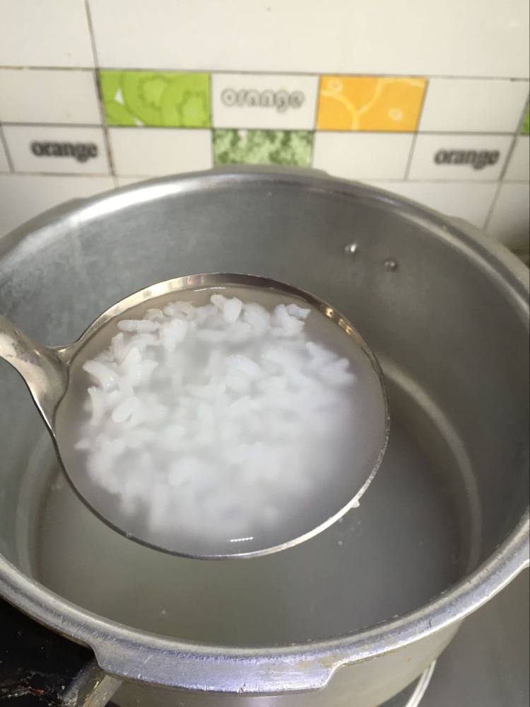 莴笋叶肉末粥#多效护步骤2
