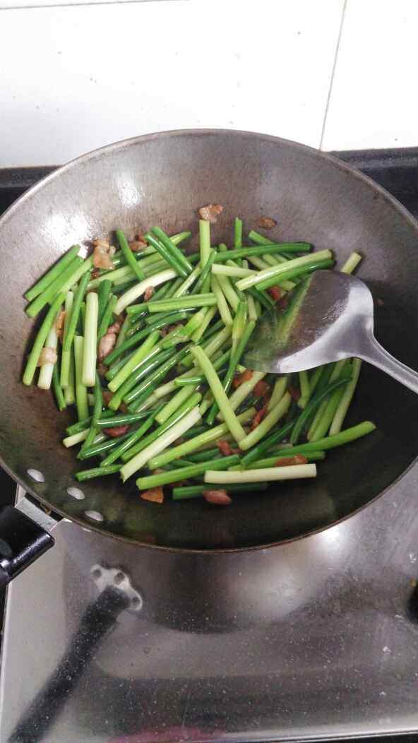 蒜苗炒肉片步骤4