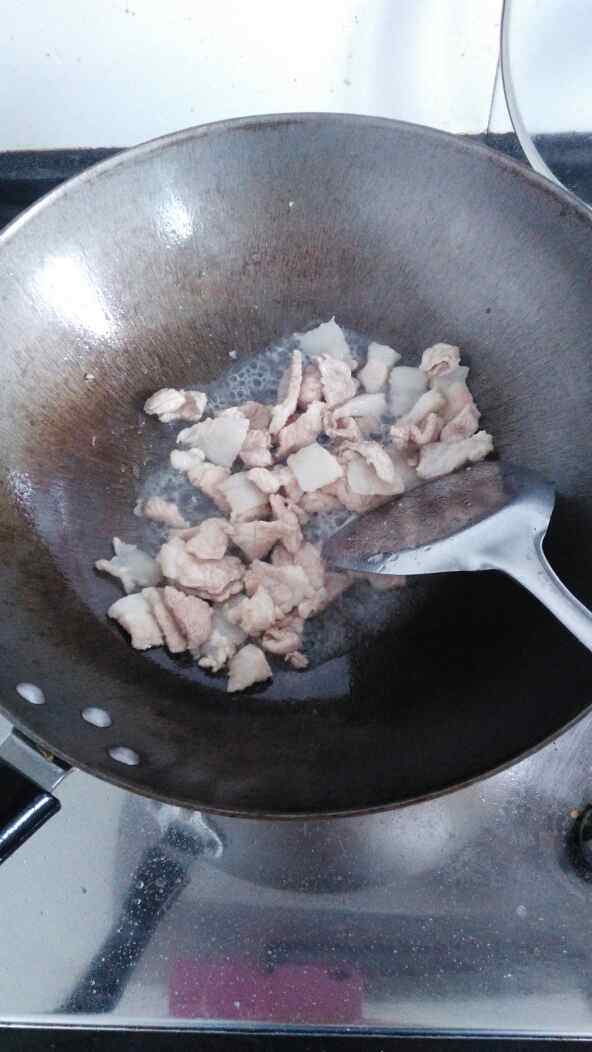 蒜苗炒肉片步骤3