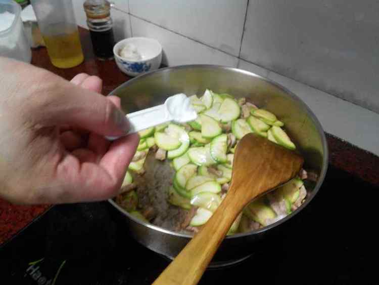 肉丝爆炒云南小瓜步骤7