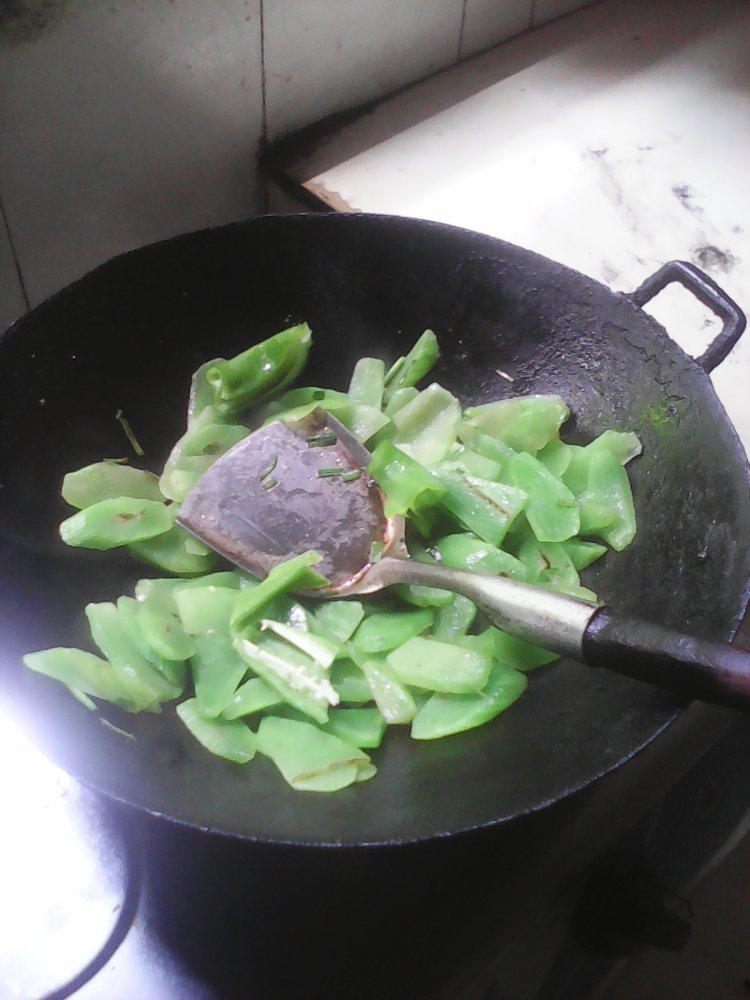 辣椒肉炒莴笋步骤4