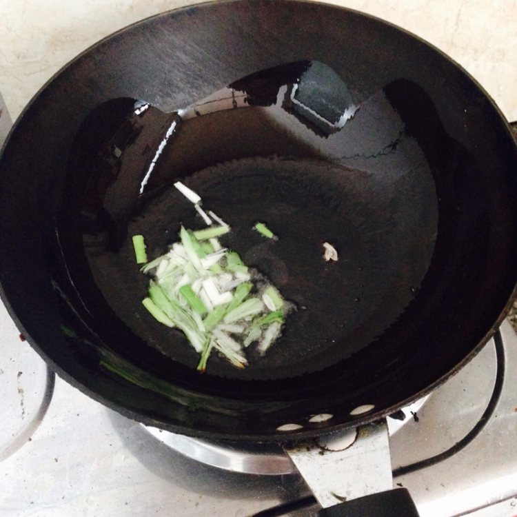 酱香肉丝炒面步骤8