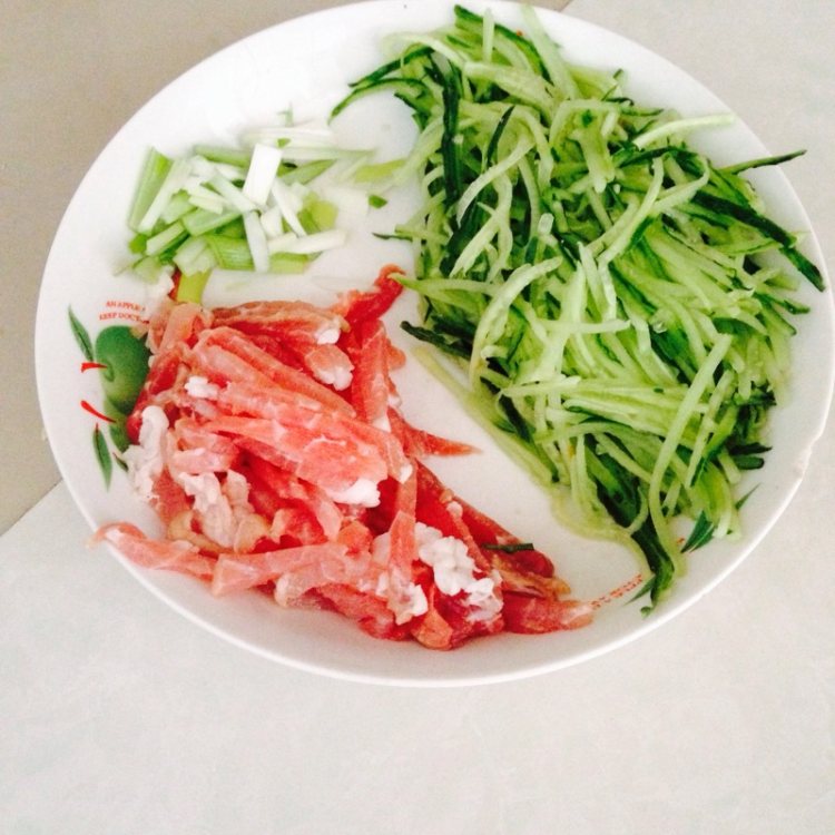 酱香肉丝炒面步骤7