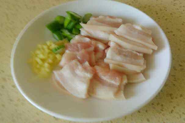 芹菜炒肉#多效护理一步骤2