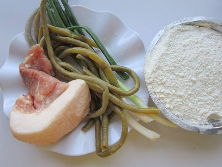酸豇豆肉末煎饺步骤1