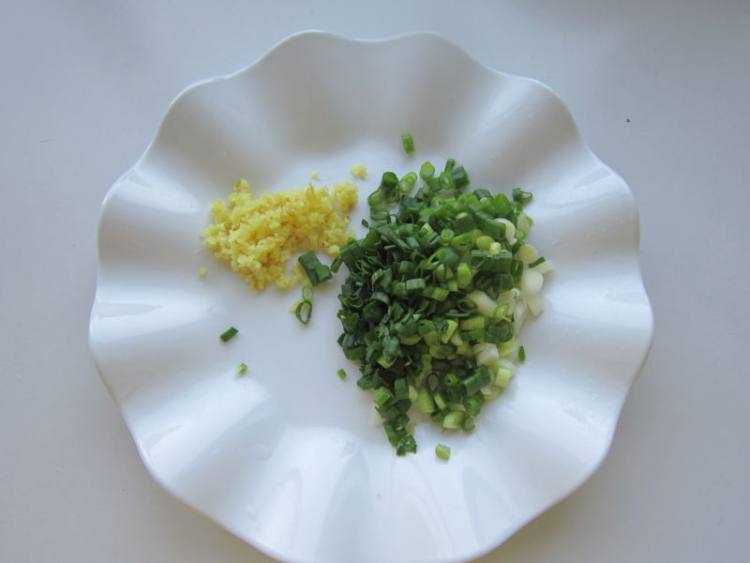 酸豇豆肉末煎饺步骤4