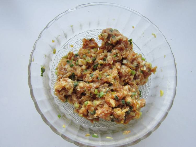 酸豇豆肉末煎饺步骤5