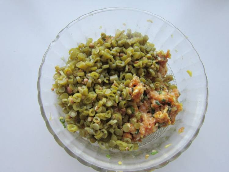 酸豇豆肉末煎饺步骤6