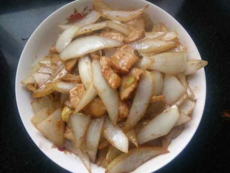 洋葱炒肉#多效护理一步骤8