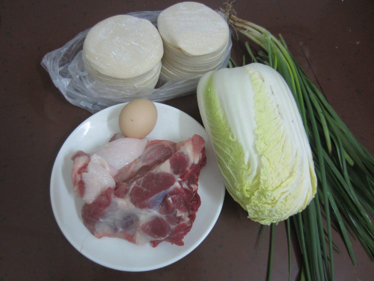 韭菜肉饺子步骤1