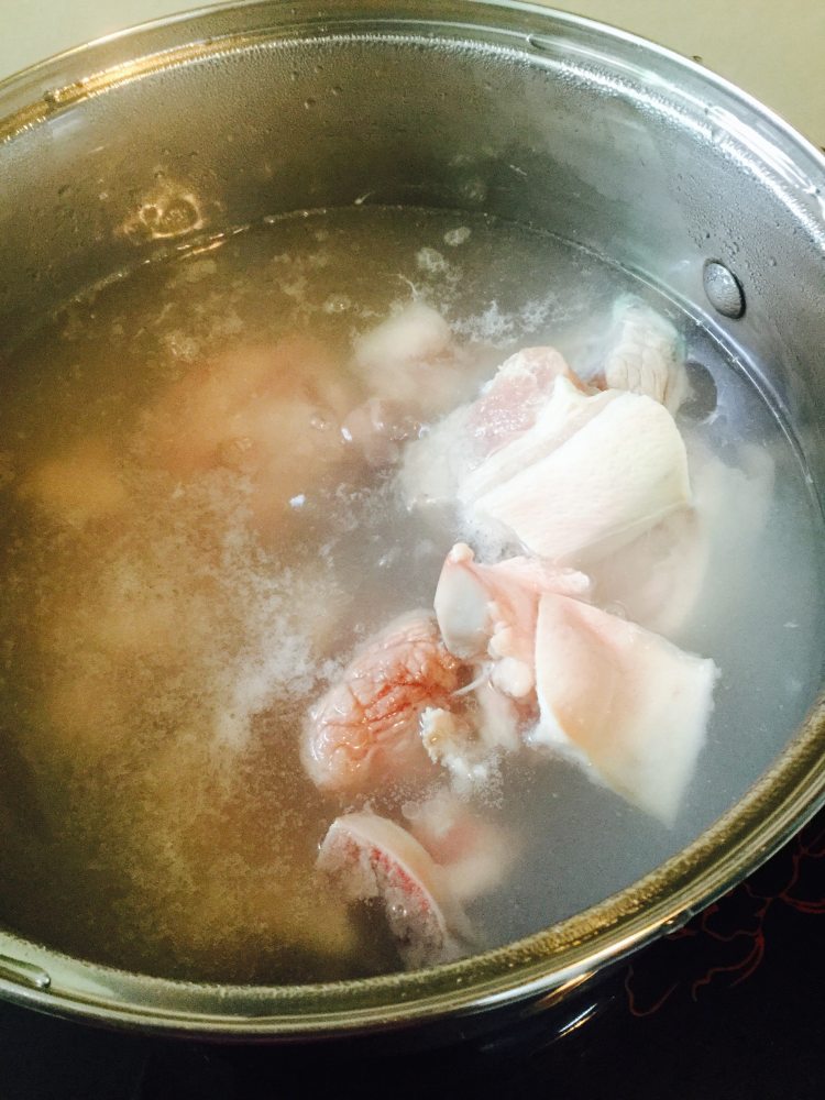 西洋菜猪骨汤步骤2