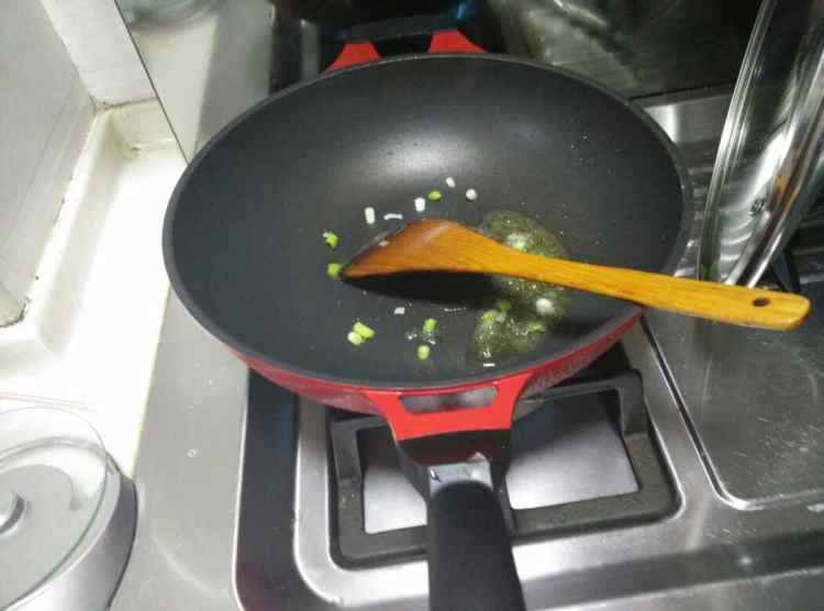 花菜胡萝卜炒肉片步骤4