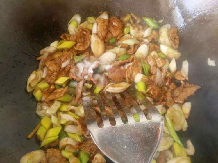 大葱孜然炒肉片步骤7