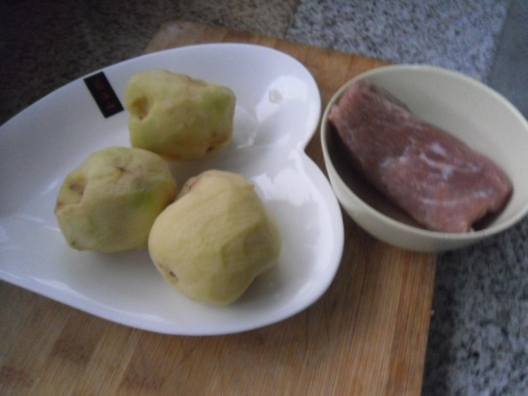 肉末土豆丁步骤1