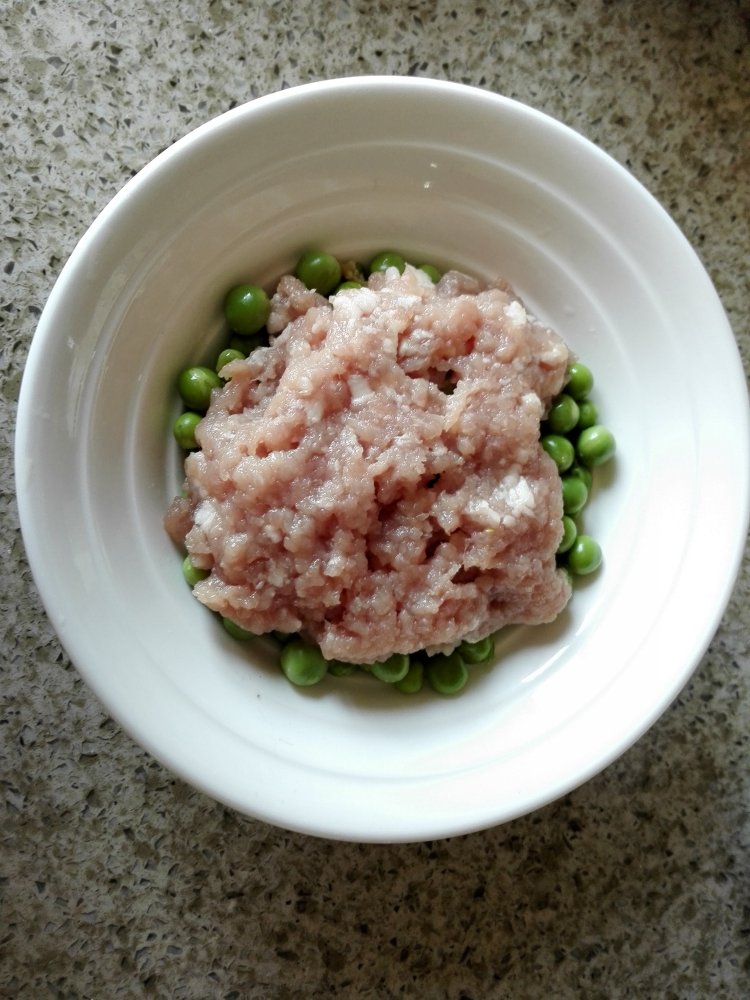 肉末蒸豌豆步骤2