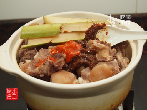 沙茶羊肉煲步骤5