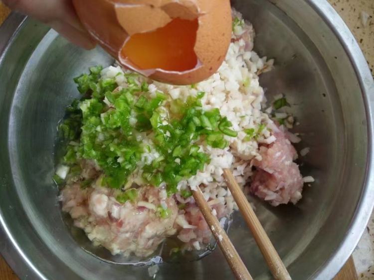 #盛夏餐桌#羊肉煎包步骤5