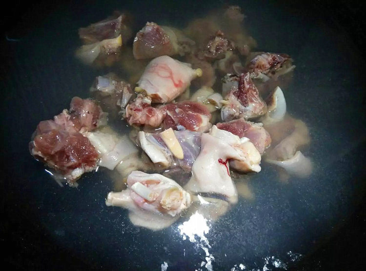 清补羊肉汤步骤2