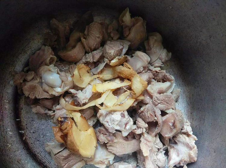 清补羊肉汤步骤4
