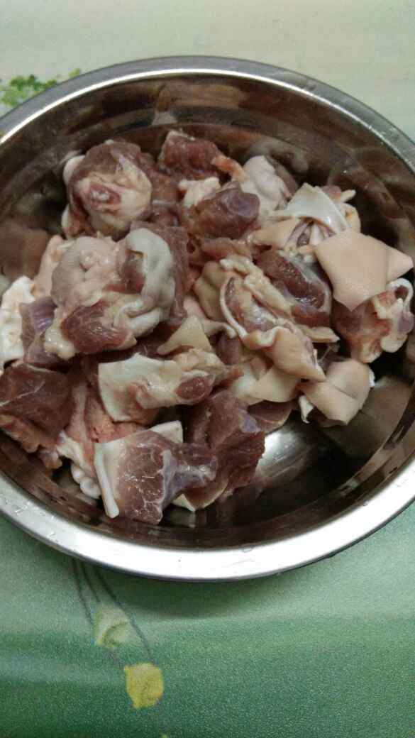 羊肉白萝卜汤步骤1
