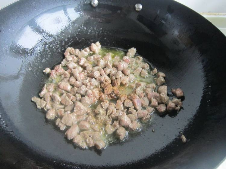 泡椒炒羊肉步骤6