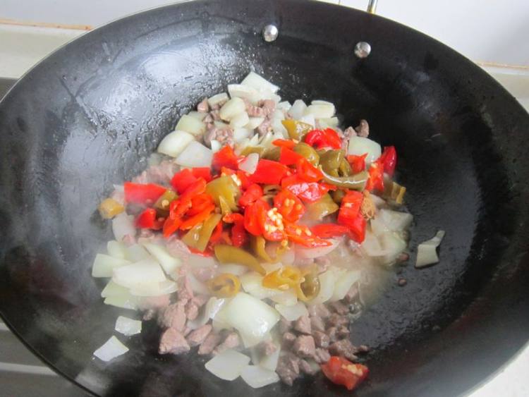 泡椒炒羊肉步骤9