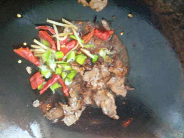 青椒炒羊肉#本味家乡步骤5